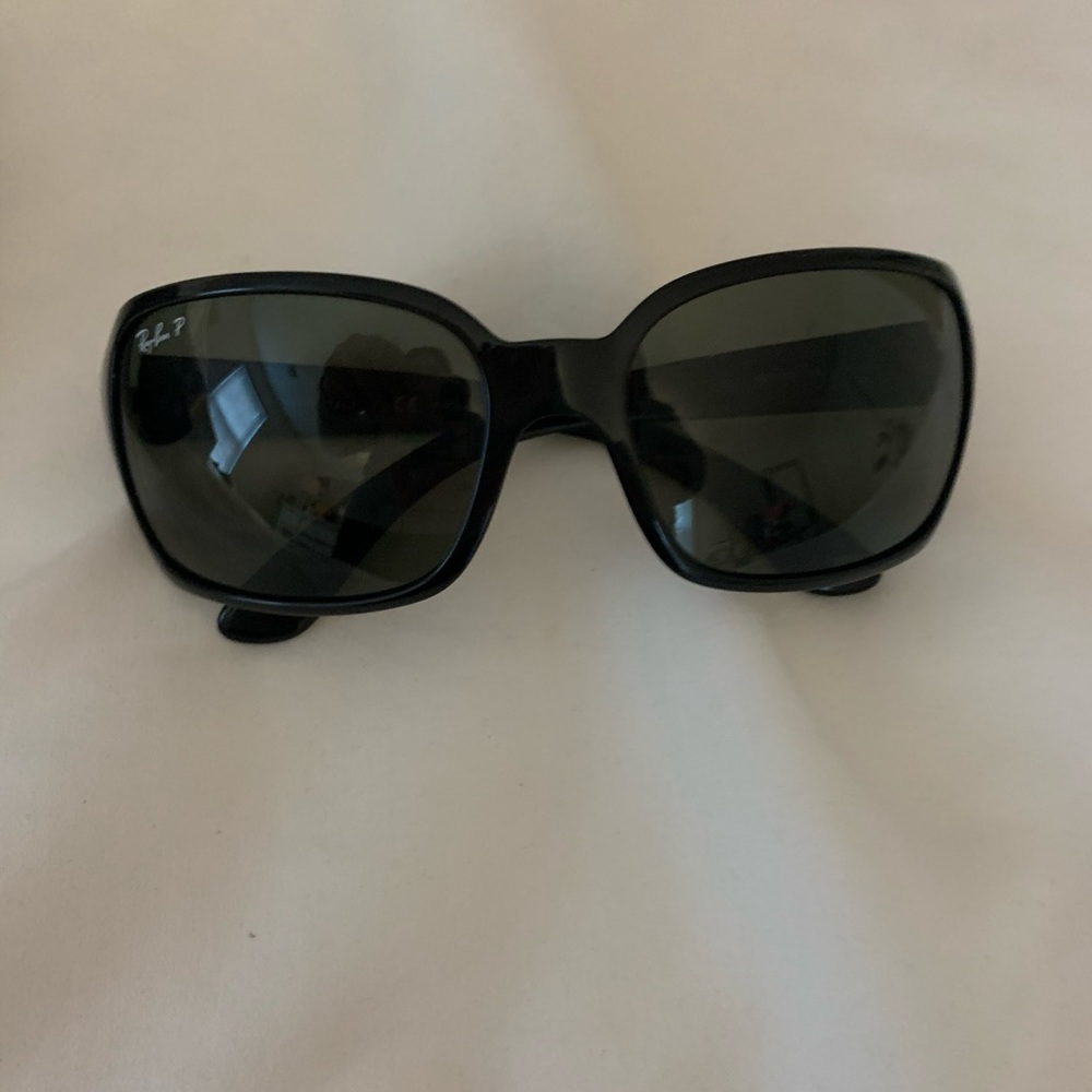 Ray Bans - Picture 4 of 9